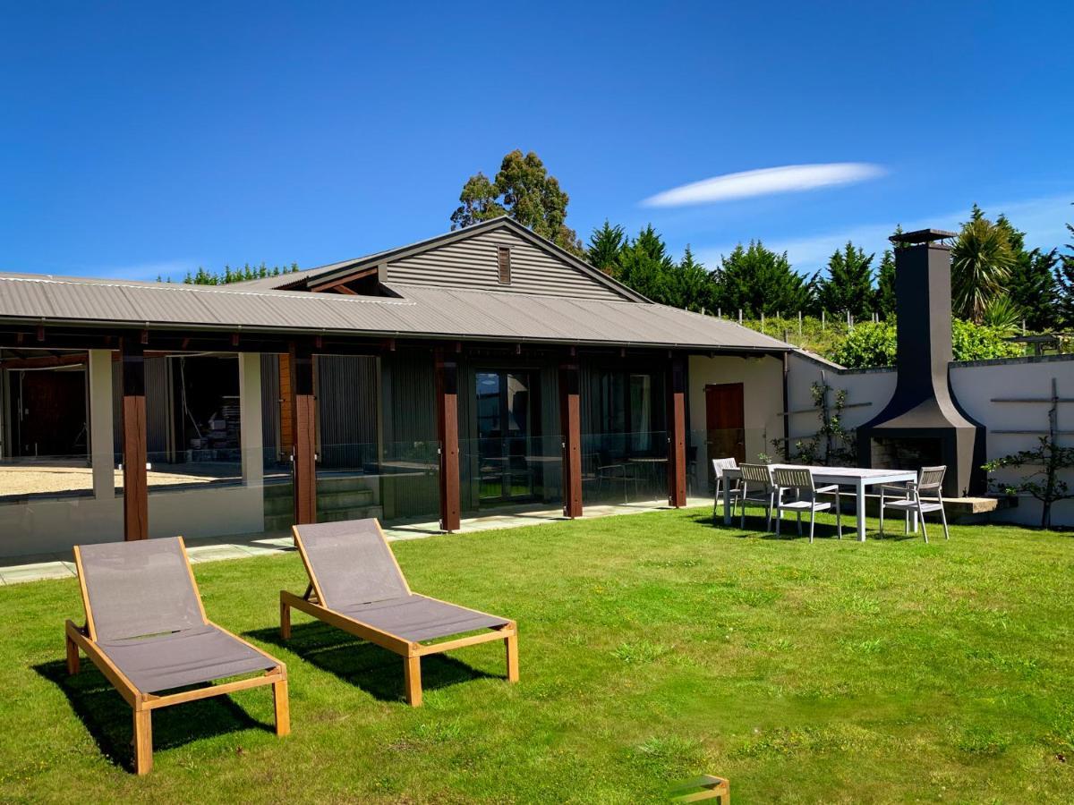 Windhover Suites Tasman Exterior photo