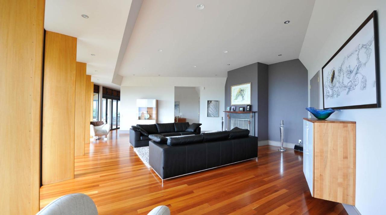 Windhover Suites Tasman Exterior photo